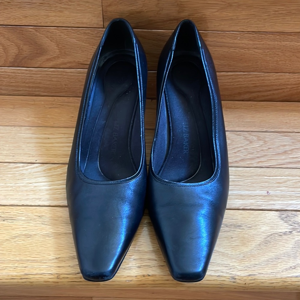 Liz Baker Black Pump Cushioned Footbed Size 8M